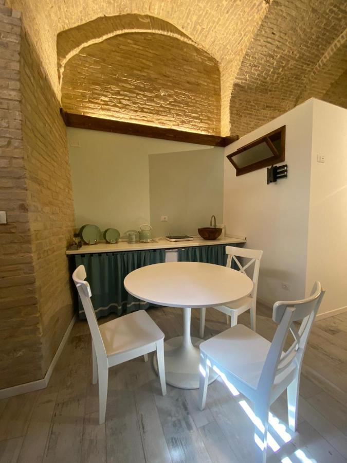 Apartamento Le Volte Nel Borgo Térmoli Exterior foto